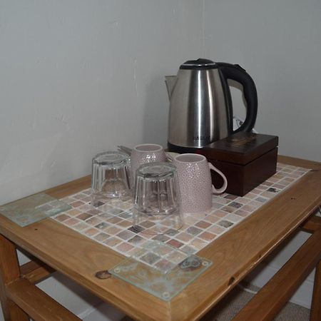 Les Bruyeres B&B 2 Montbron ภายนอก รูปภาพ