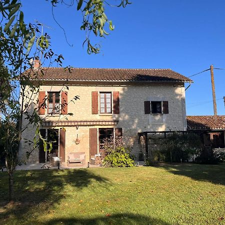 Les Bruyeres B&B 2 Montbron ภายนอก รูปภาพ