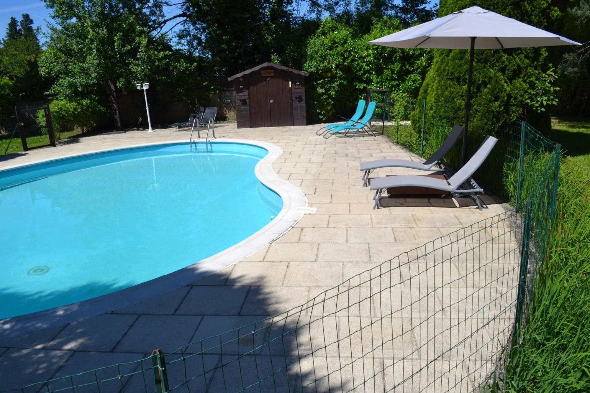 Les Bruyeres B&B 2 Montbron ภายนอก รูปภาพ