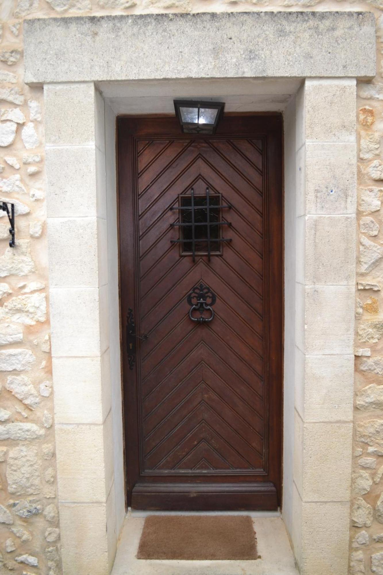 Les Bruyeres B&B 2 Montbron ภายนอก รูปภาพ