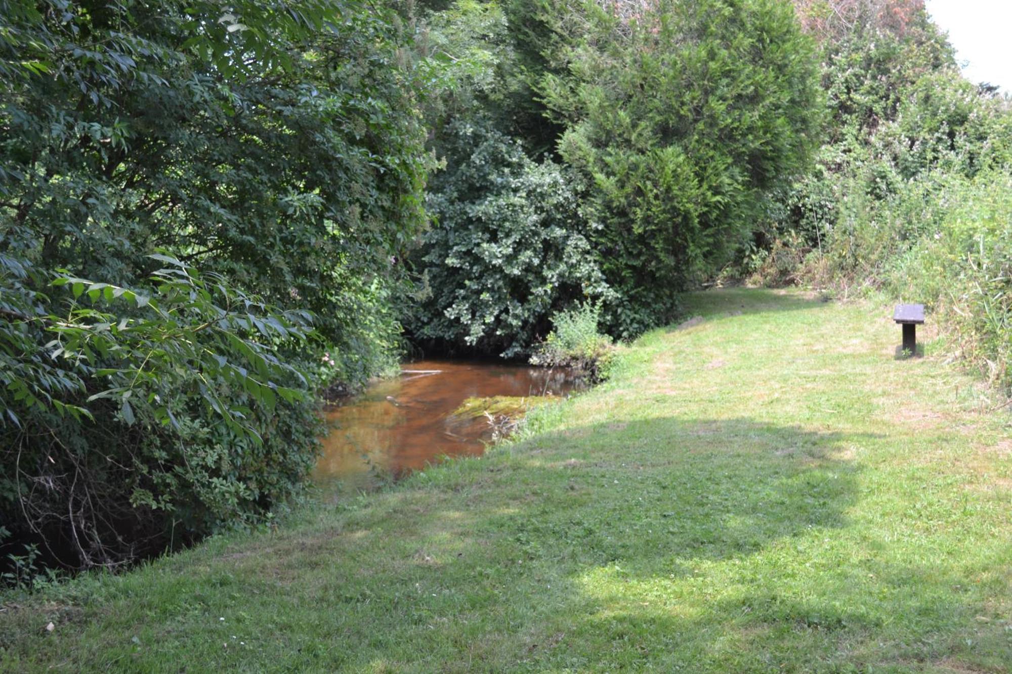 Les Bruyeres B&B 2 Montbron ภายนอก รูปภาพ