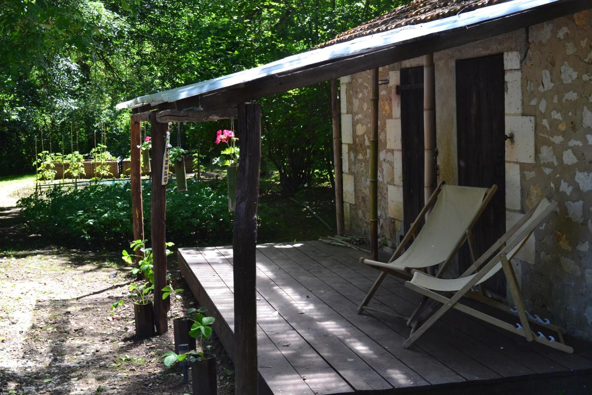 Les Bruyeres B&B 2 Montbron ภายนอก รูปภาพ